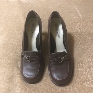 Tommy girl healed loafers